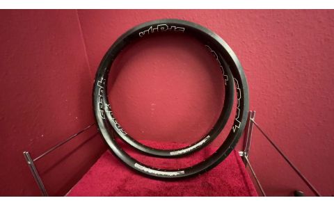 Spank Stiffy 40AL Satz *24 Zoll, 32Loch, Lackmacken